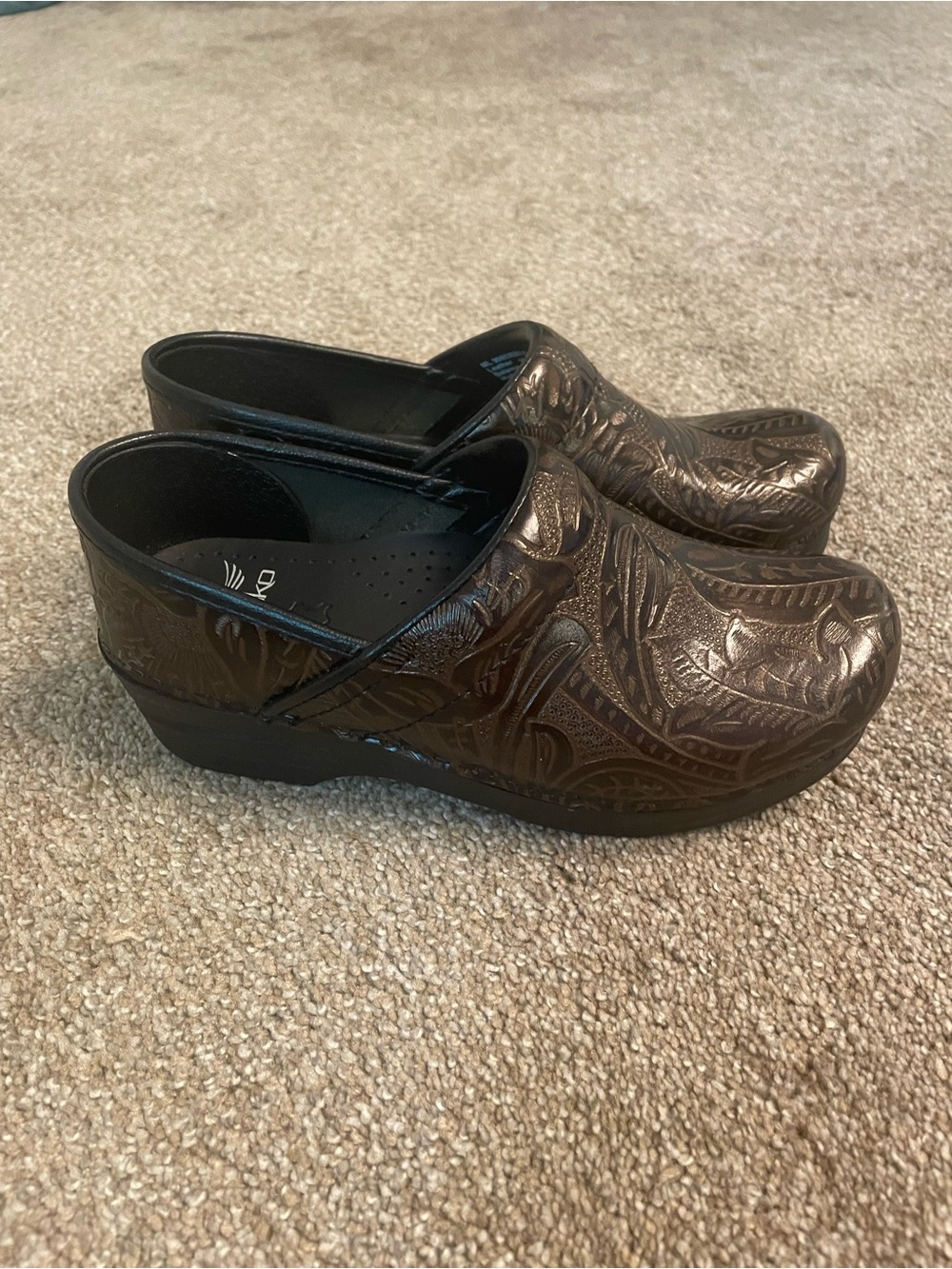 Dansko Women’s Embossed Leather Slip-On Clogs Dark Brown  SzEU 36 NWOB